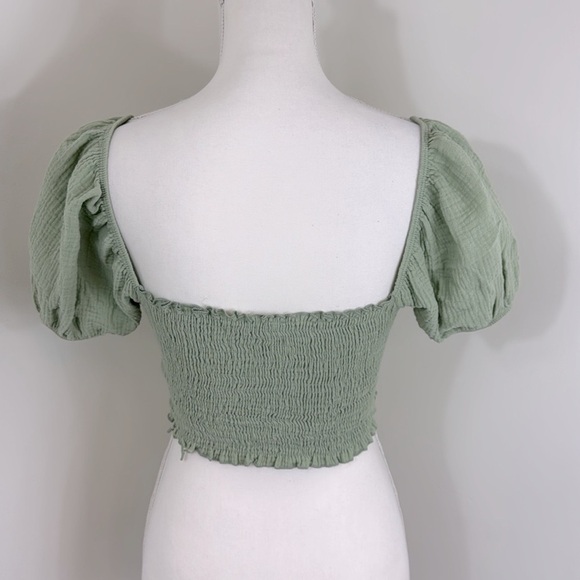 Altar’d State Women’s Cropped Ruched Puff Sleeve Top | Light Green | Size Large - Picture 4 of 9